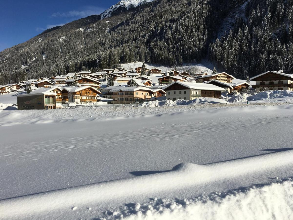 Appartements Fam. Gleinser Mirella Neustift im Stubaital Bagian luar foto