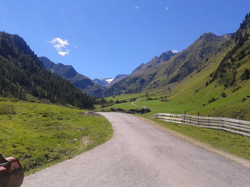 Appartements Fam. Gleinser Mirella Neustift im Stubaital Bagian luar foto